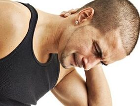 Kaip gimdos kaklelio stuburo osteochondrozė pasireiškia pati
